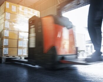 Envoyer une palette par transporteur : du devis à la livraison en toute simplicité